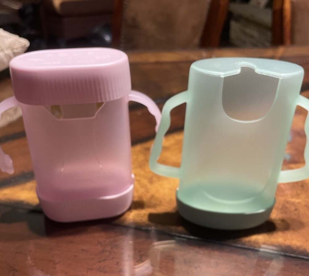 Momcozy Squeeze Proof Holder for Food Pouches and Drink Boxes Momuse